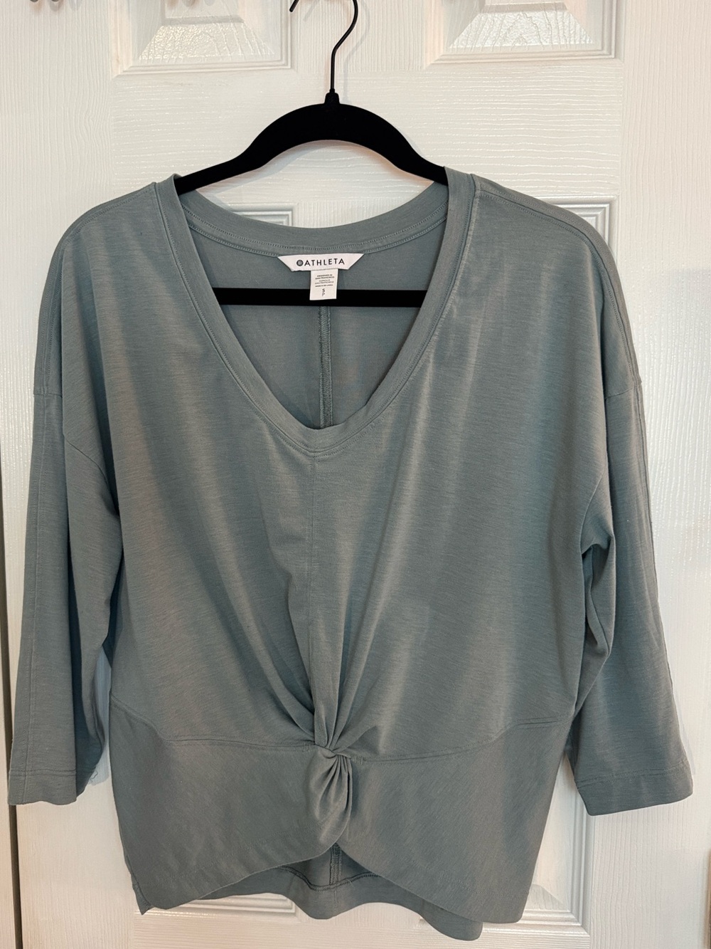 Athleta Embody Twist Front Top Sage Green V-Neck 3/4 Sleeve Size Small Womens
